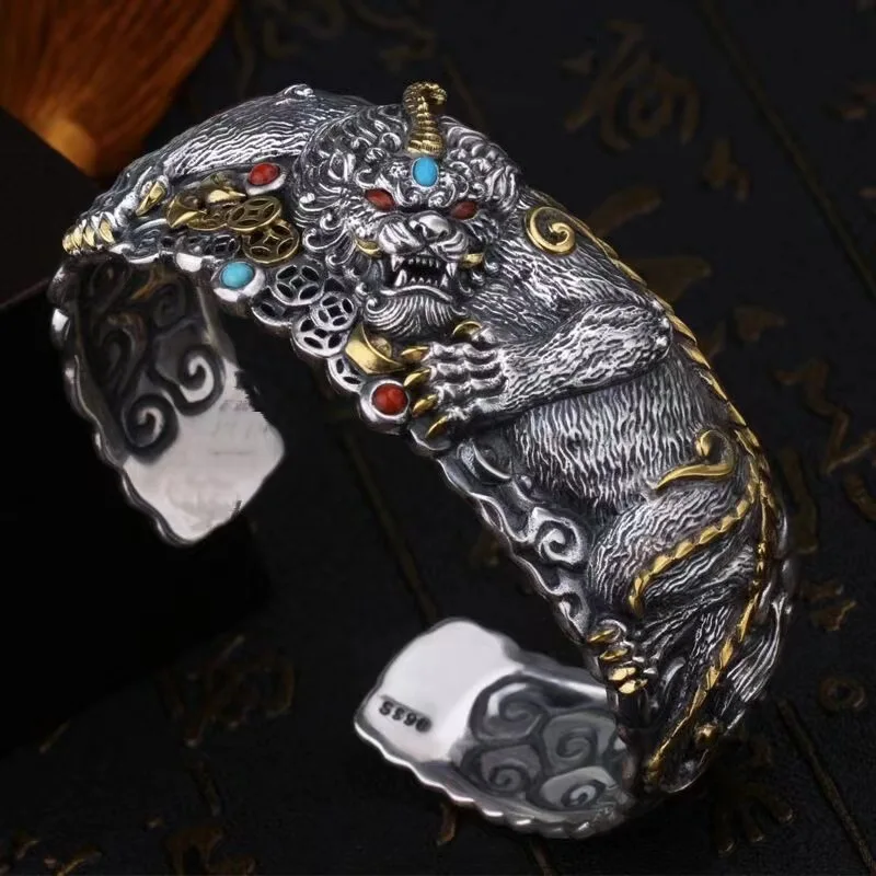 Cuff Bangle Bracelet - กำไลข้อมือเสือปี่เซียะนำโชค เครื่องประดับจากหินธรรมชาติ ของขวัญจากนักออกแบบ กำไลหินแกะสลัก ของแท้