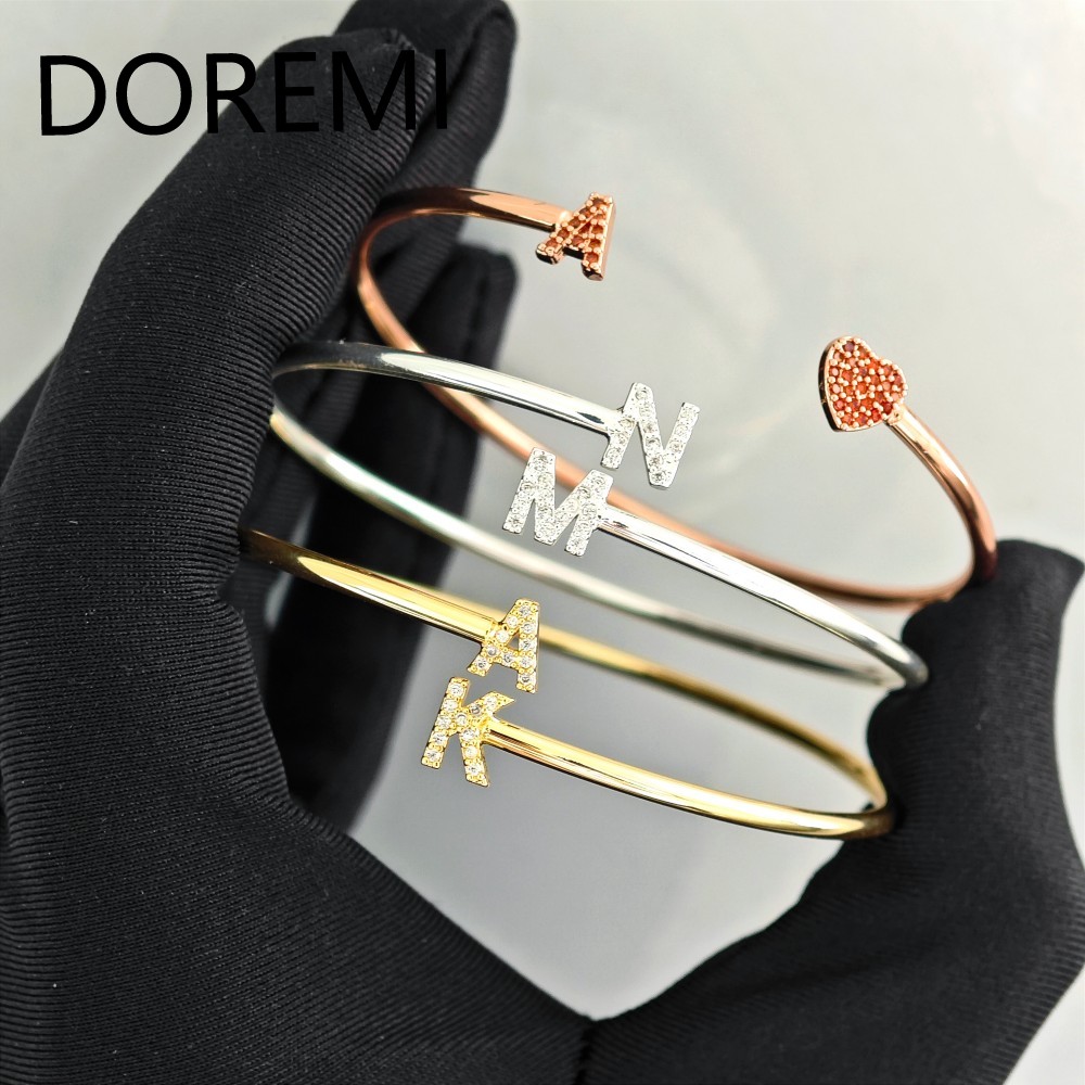 กำไลข้อมืออักษรภาษาอังกฤษแบบกำ - Cuff Bangle Bracelet บทวิจารณ์และราคา