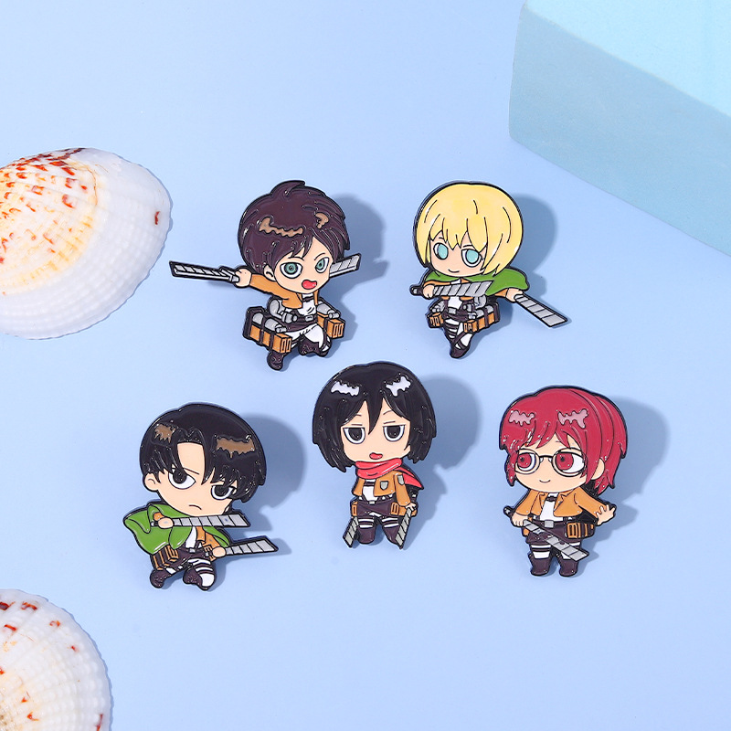 Eren Chibi หมุดเคลือบเข็มกลัด  - Levi Jewelry & Watches Inc บทวิจารณ์และราคา