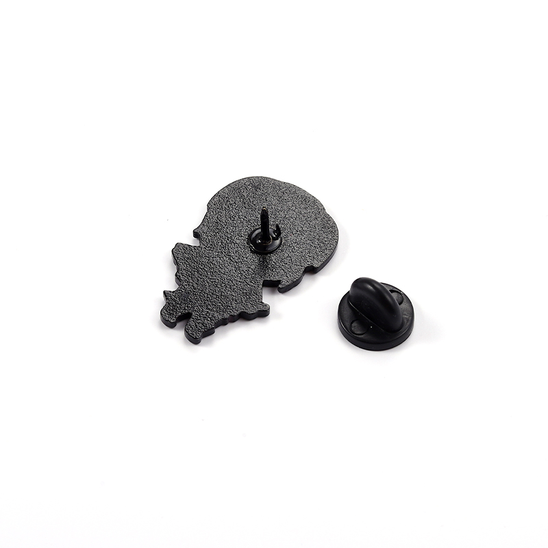 โจมตีTitan ChibiเคลือบPins Cus - Levi Jewelry & Watches Inc บทวิจารณ์และราคา