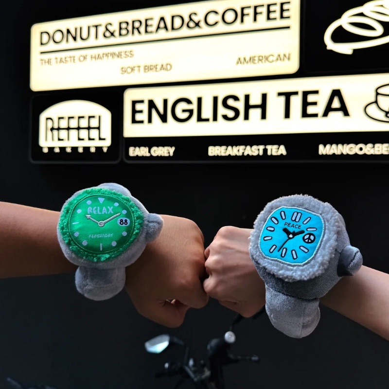 ในสต็อก Pop Sunday Plush Relax - Jewelry Box With Watches บทวิจารณ์และราคา