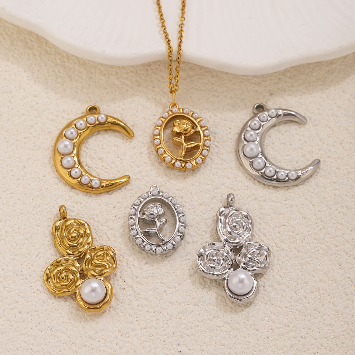 จี้รูปพระจันทร์และดอกกุหลาบประ - Pearl Stud Earrings บทวิจารณ์และราคา