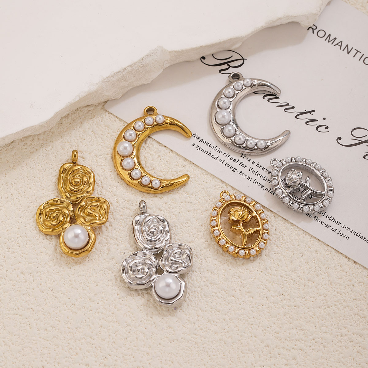 จี้รูปพระจันทร์และดอกกุหลาบประ - Pearl Stud Earrings บทวิจารณ์และราคา
