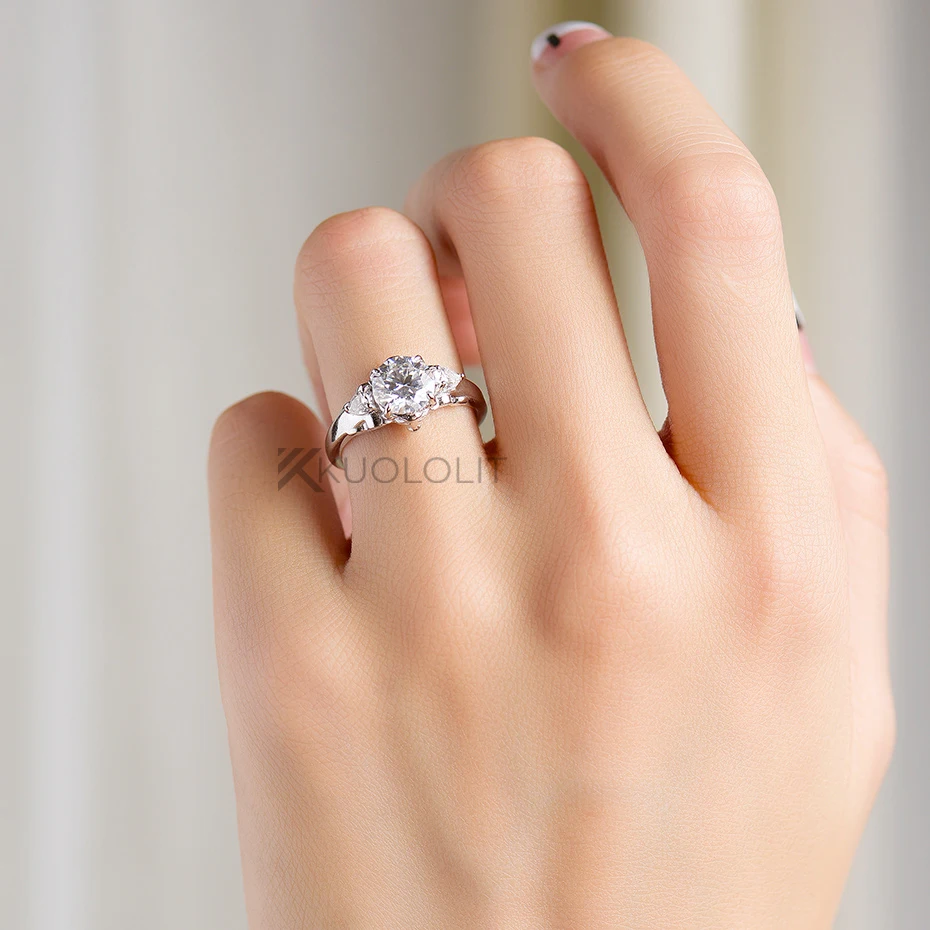 แหวนมอยซาไนต์ทรงกลม 7.5 มม. D  - Sterling Silver Ring บทวิจารณ์และราคา