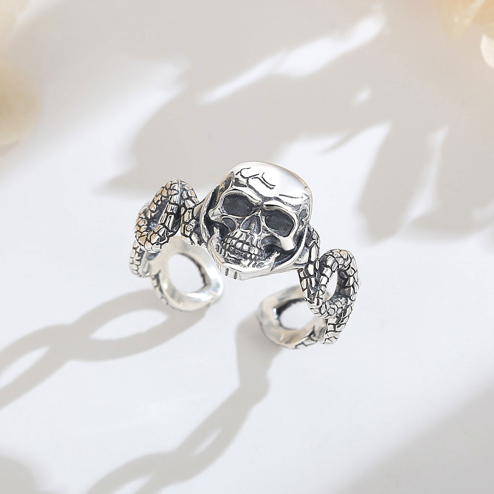 AEONSLOVE แหวนเงินแท้ 925 ปรับ - Gothic Skull Ring บทวิจารณ์และราคา